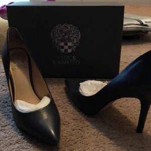 Navy Vince Camuto heels size 7.5